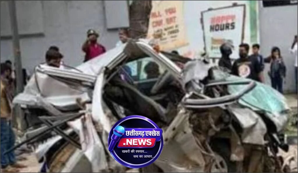 हाईवे पर भीषण सड़क हादसा: बाइक से टक्कर के बाद कैंटर से भिड़ी कार, 7 लोगों की मौत