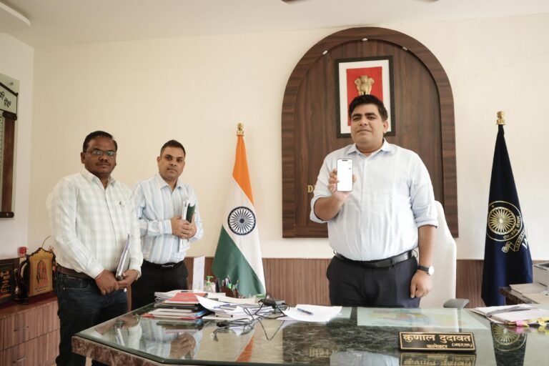 जनगणना 2027 अंतर्गत ऑनलाइन स्व-गणना प्रक्रिया का शुभारंभ कलेक्टर ने स्व गणना कर नागरिकों को महाभियान से जुड़ने का दिया संदेश