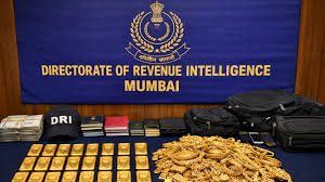 मुंबई एयरपोर्ट पर DRI की बड़ी कार्रवाई : 37 करोड़ रूपए का सोना जब्त, 24 महिलाएं गिरफ्तार