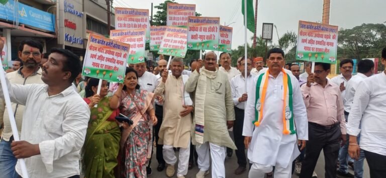 करोड़ों श्रद्धालुओं की आस्था से खिलवाड़ बर्दाश्त नहीं! राम मंदिर चढ़ावा चोरी के खिलाफ पूर्व मंत्री जयसिंह अग्रवाल की अगुवाई में कांग्रेस का हल्लाबोल