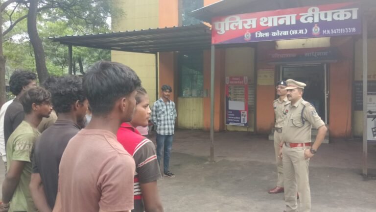गणेश उत्सव से पहले कोरबा पुलिस का विशेष अभियान, एक दिन में 105 बदमाशों और वारंटियों पर कार्रवाई